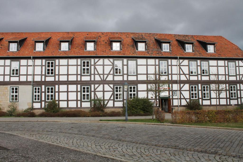 Hotel Zum Brauhaus Кведлинбург Екстериор снимка